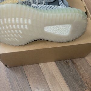 Boy size 6.5 Yeezy Boost 350 V2 Ash Blue